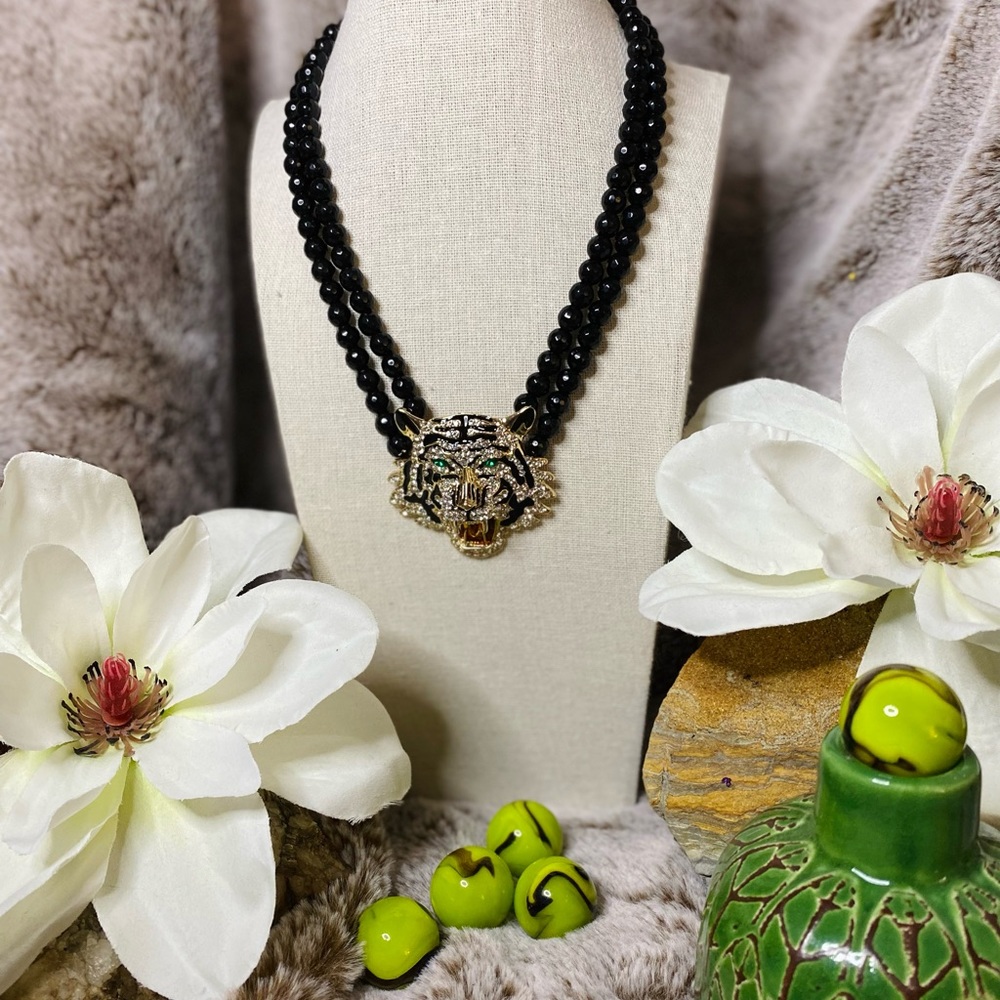 XMAS SALE  Eye Candy LA Tiger Head Necklace
